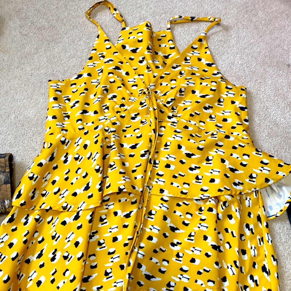 Yellow flowy tank